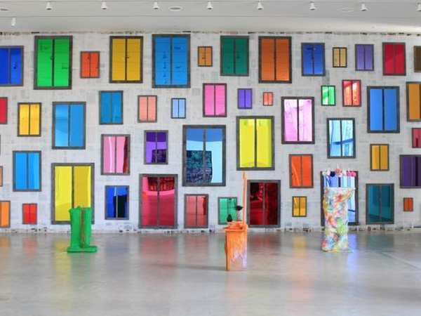 De la Cruz Collection