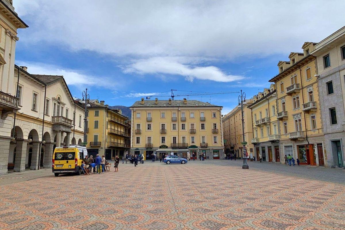 Piazza Émile Chanoux