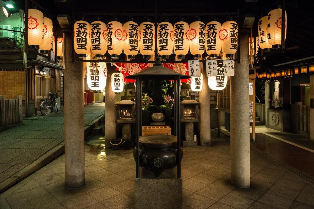 Hozenji Yokocho