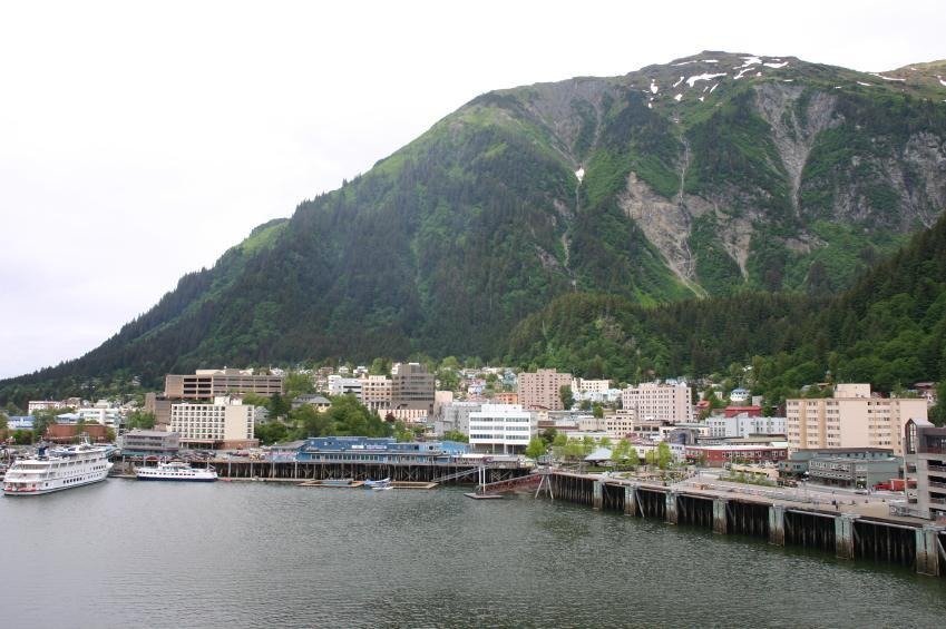 Waterfront Promenade and Franklin Street