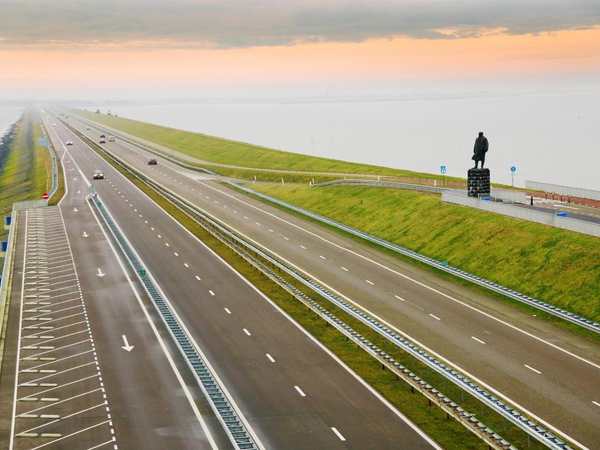 Enclosing Dike (Afsluitdijk)