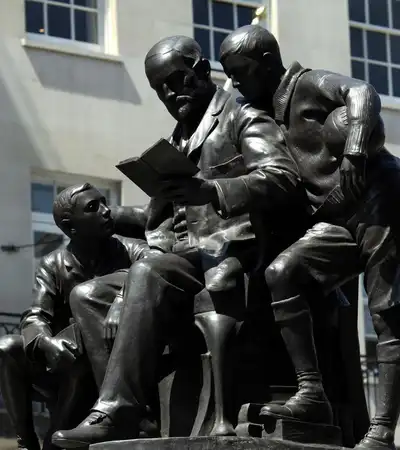 Quintin and Alice Hogg Memorial in London, England
