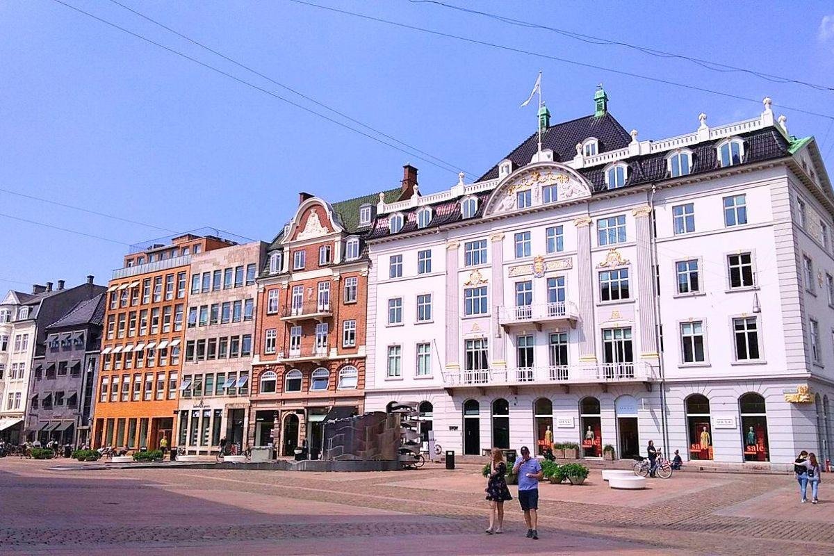 Store Torv