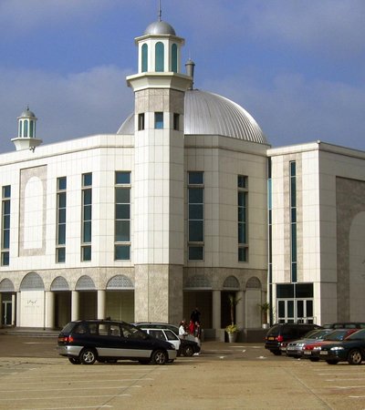 Baitul Futuh Mosque in London, England