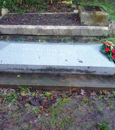 Barnes Old Cemetery in London, England