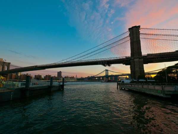 Empire Fulton Ferry in Brooklyn Bridge Park
